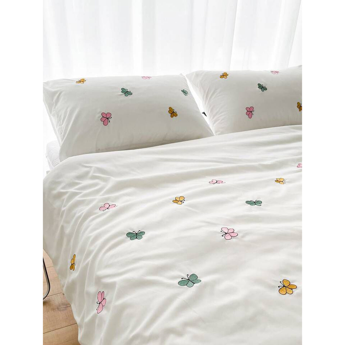 Floral Bloom Pure Cotton King-Size Multicolor Butterfly Embroidered Bedsheet Set
