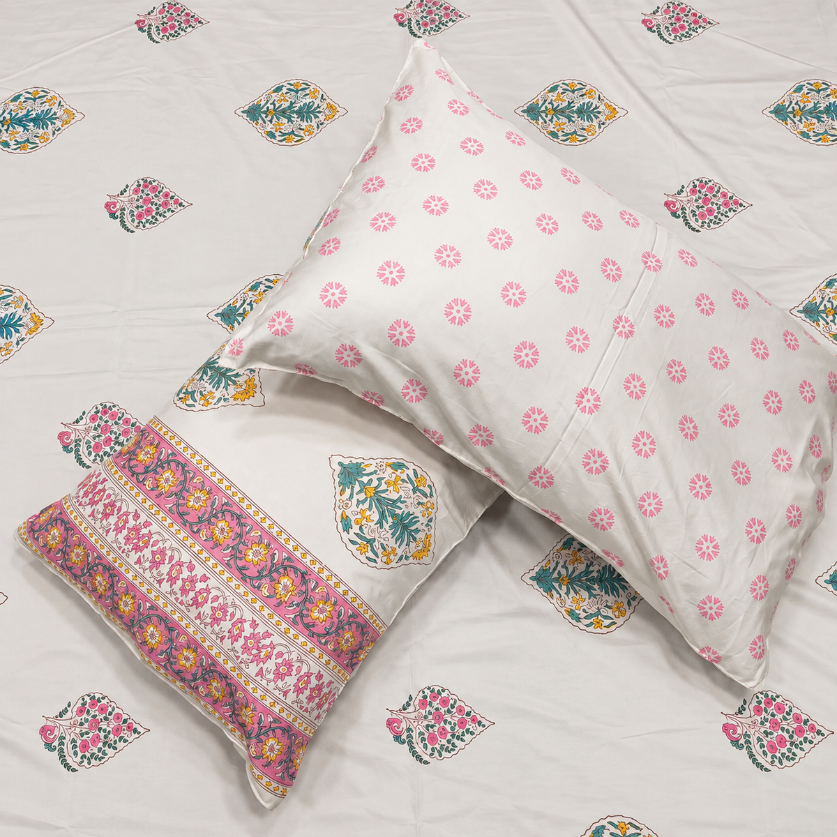 Percale Premium Ivory & Multicolor Floral Hand Block Printed Super King-Size Cotton Bedsheet (300TC)