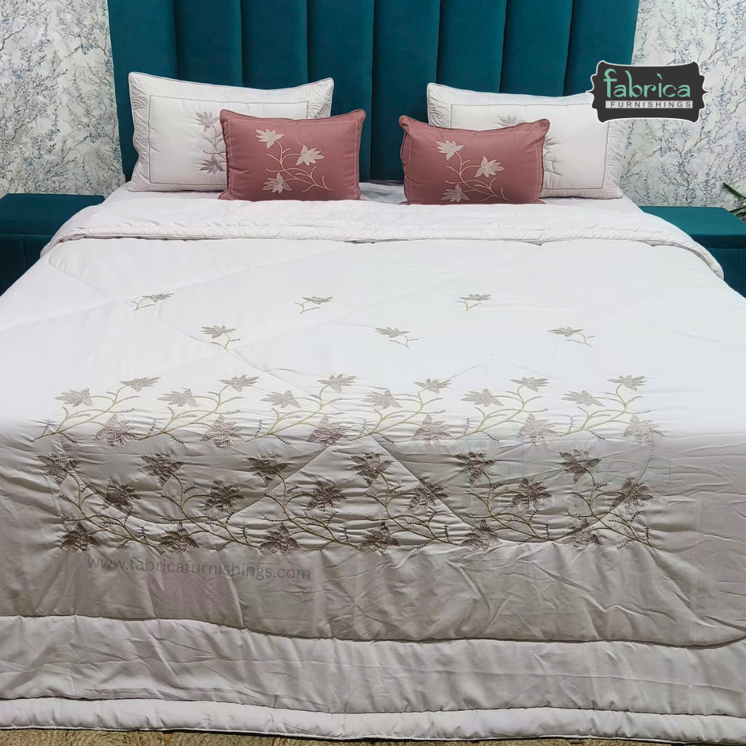 Sunehri Noor 6 Pcs Lxurious Embroidered Bedding Set