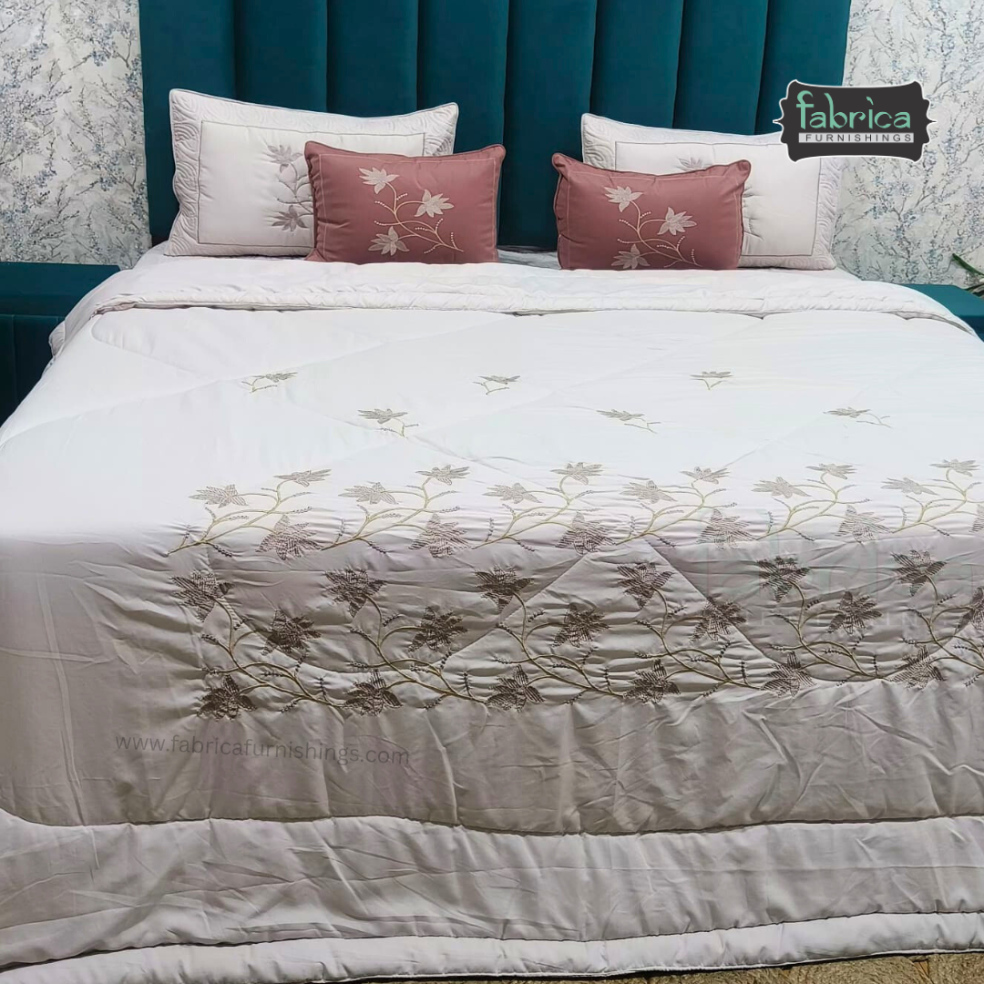 Sunehri Noor 6 Pcs Lxurious Embroidered Bedding Set