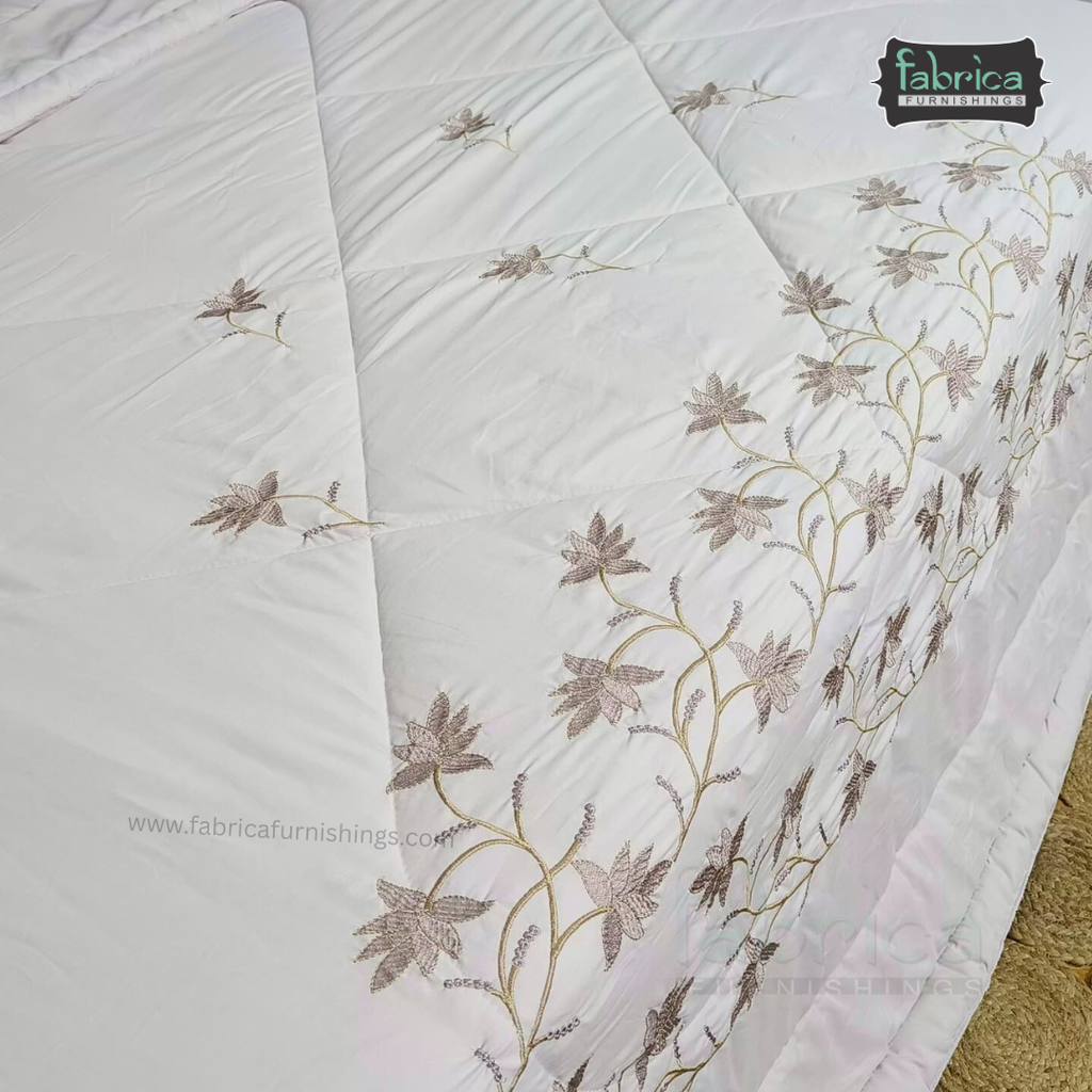 Sunehri Noor 6 Pcs Lxurious Embroidered Bedding Set