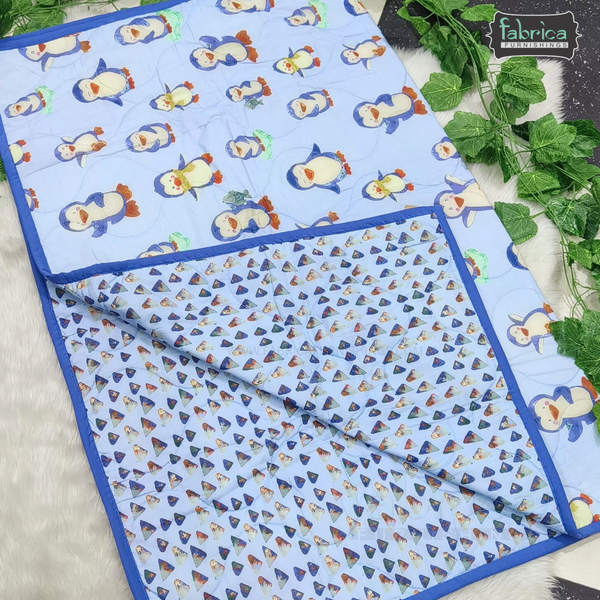 Kidee penguin Printed Mul Cotton Reversible Baby Quilt