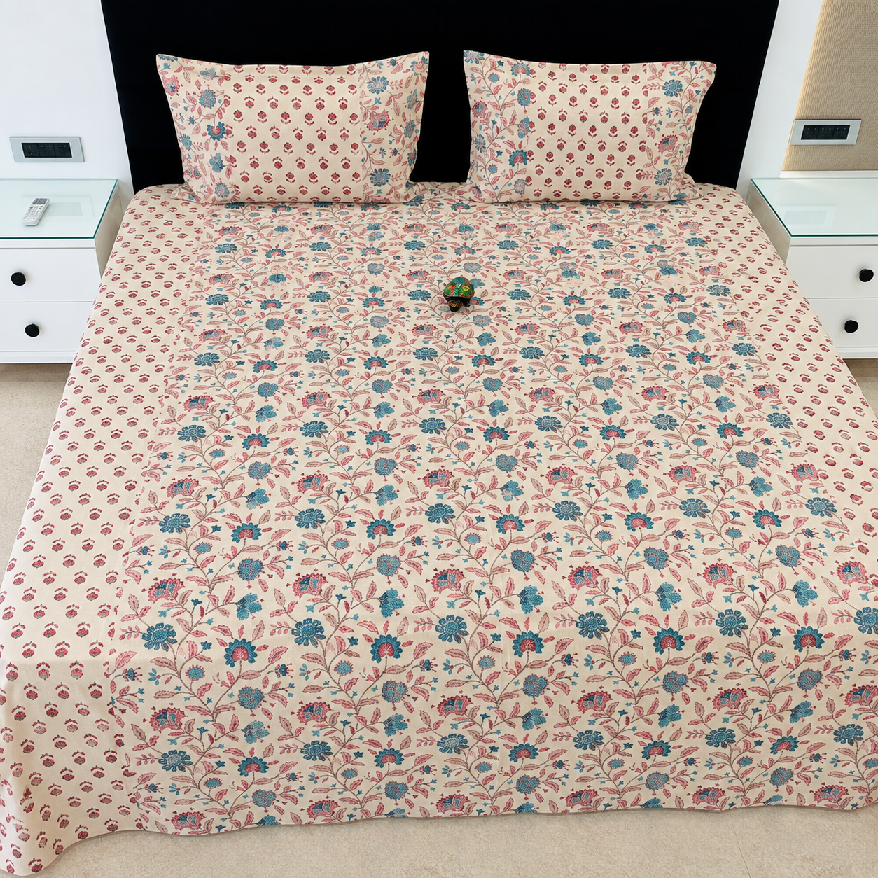 Ajrak Pastel Floral Elegance Printed King Size Bedsheet