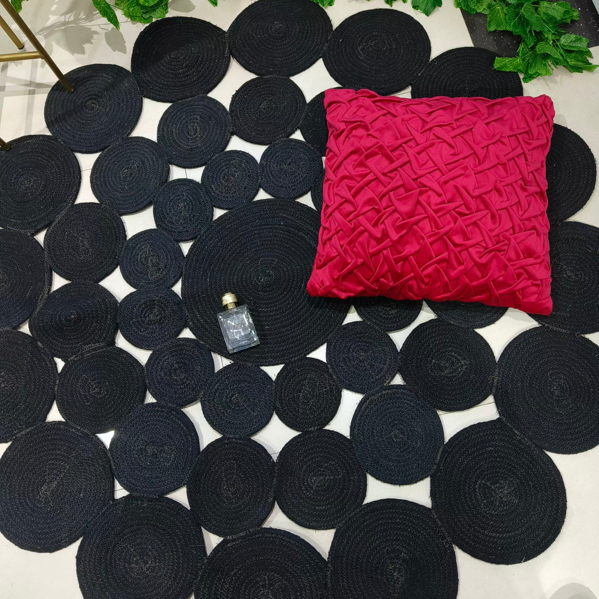 Braided Cotton Rug in Circular Round with Small Circle Pattern - 4x4 Feet (117x117 cm)