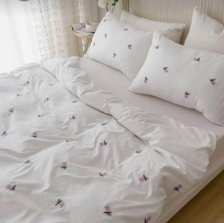 Floral Bloom Embroidered King Size Pure Cotton Bedsheet Set