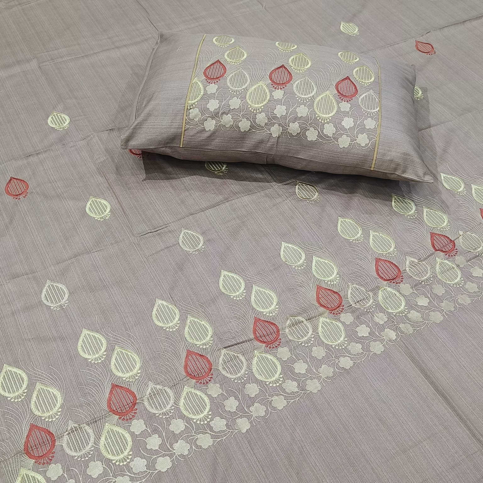 Kanak Embroidered Pure Cotton King Size Bedsheet Set