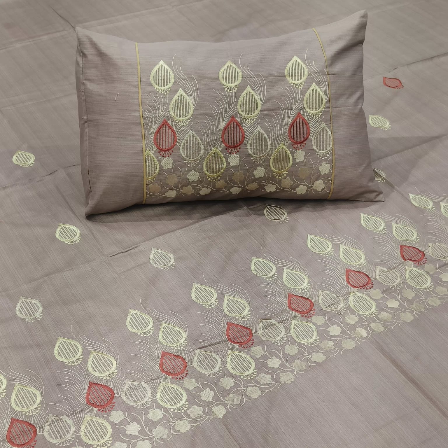 Kanak Embroidered Pure Cotton King Size Bedsheet Set