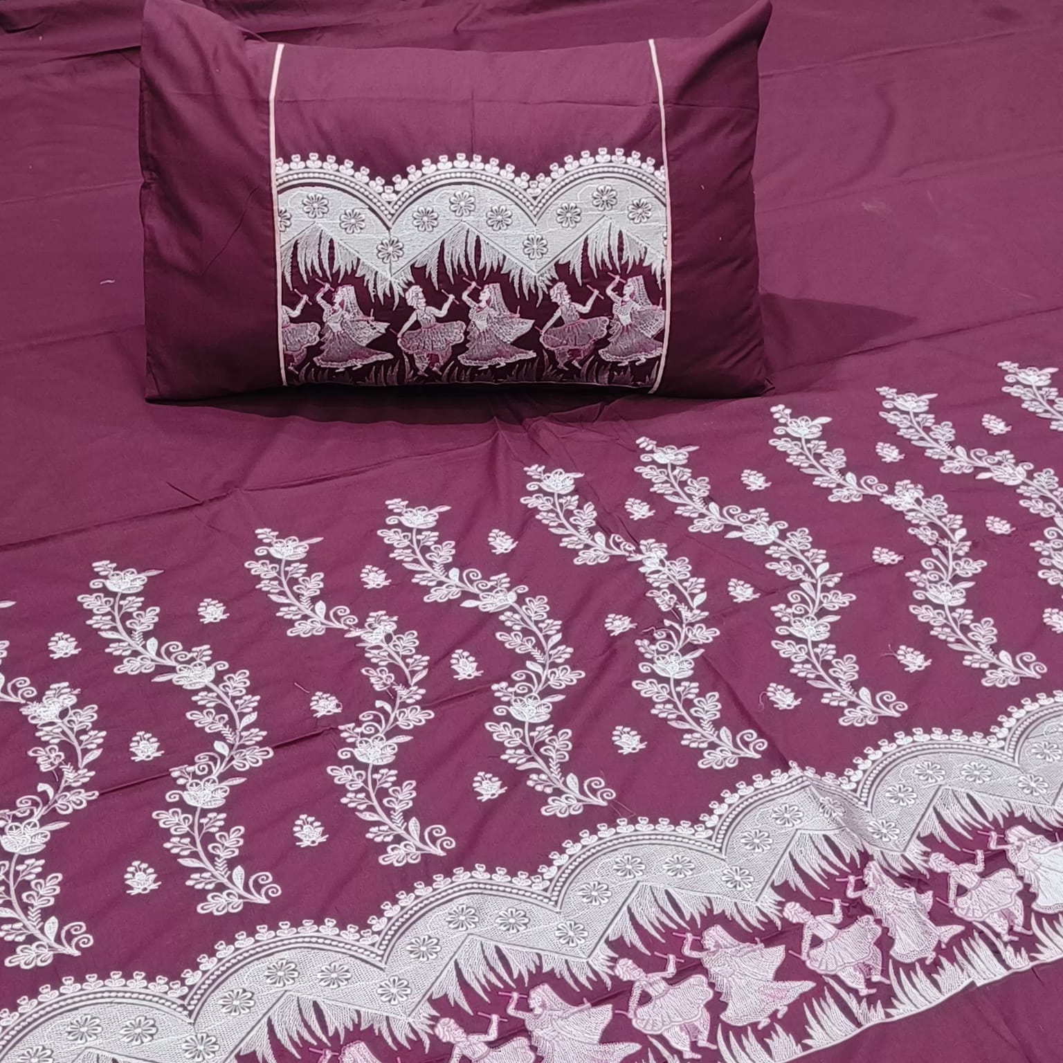 Kanak Embroidered Pure Cotton King Size Bedsheet Set