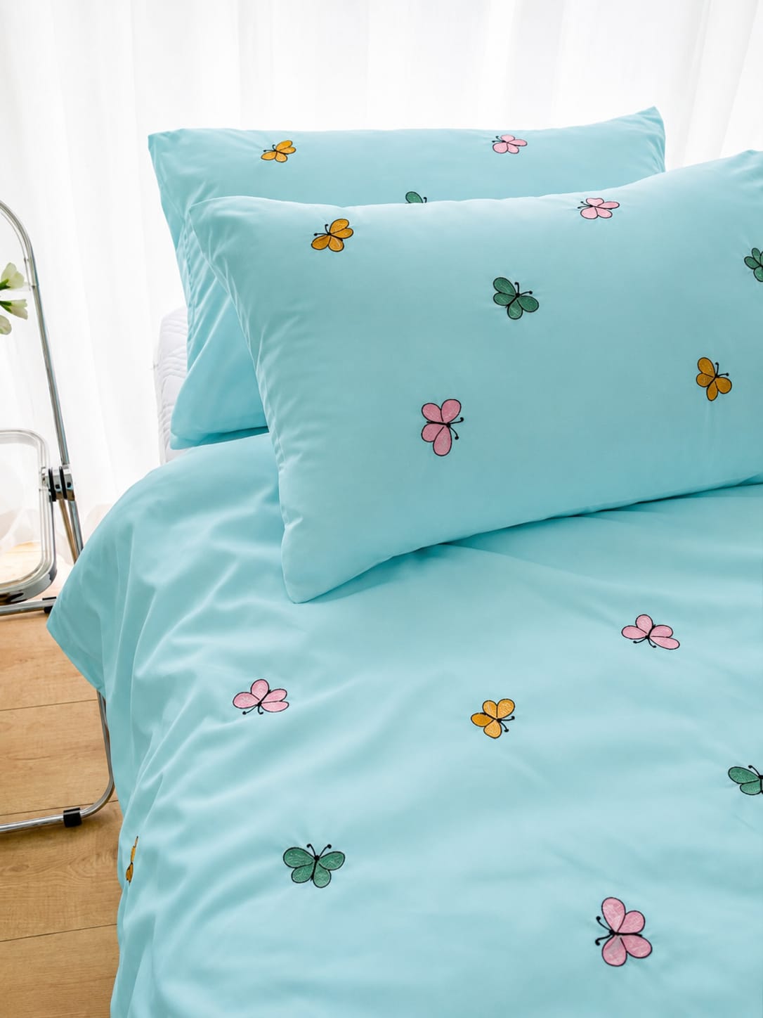 Floral Bloom Embroidered King Size Pure Cotton Bedsheet Set