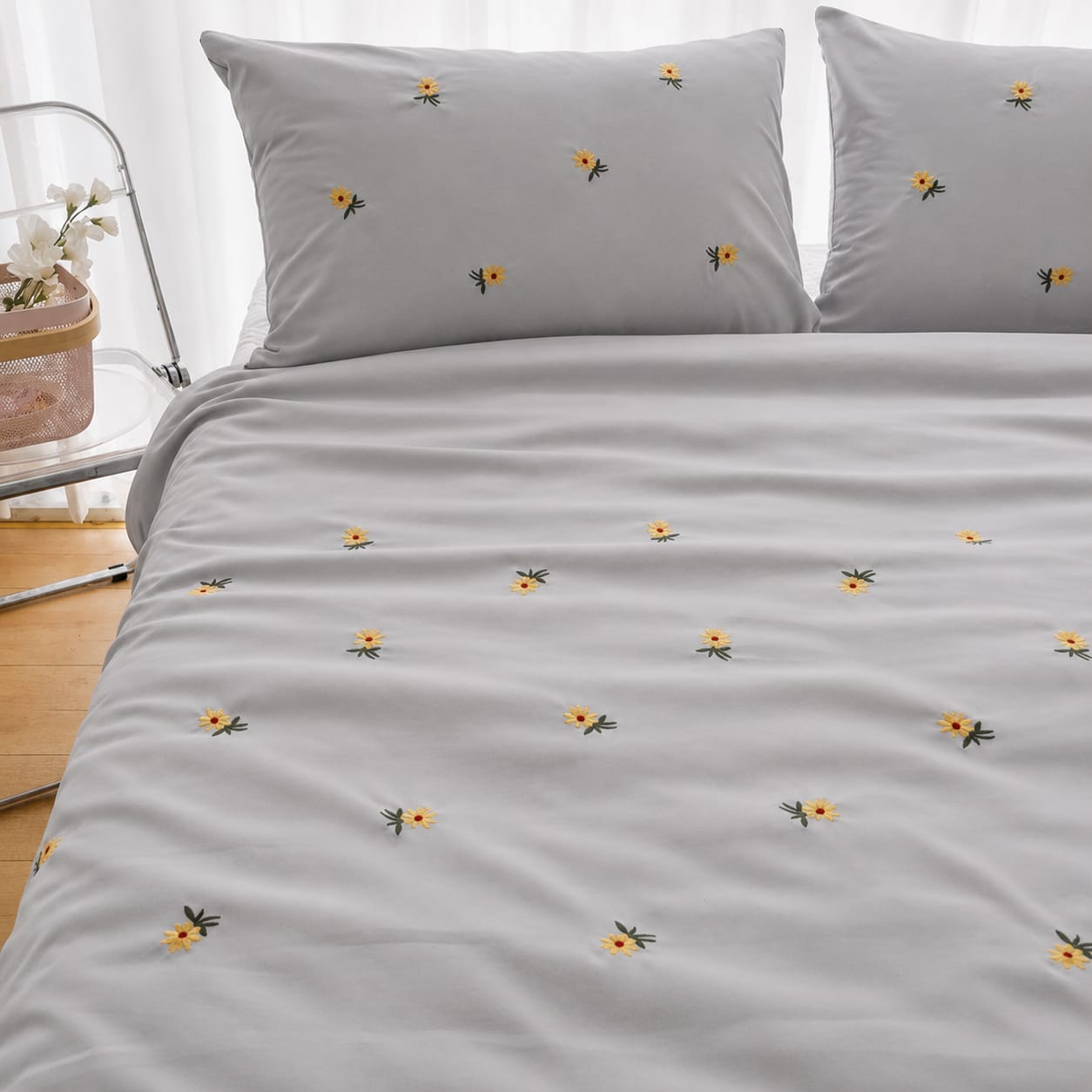 Floral Bloom Embroidered King Size Pure Cotton Bedsheet Set
