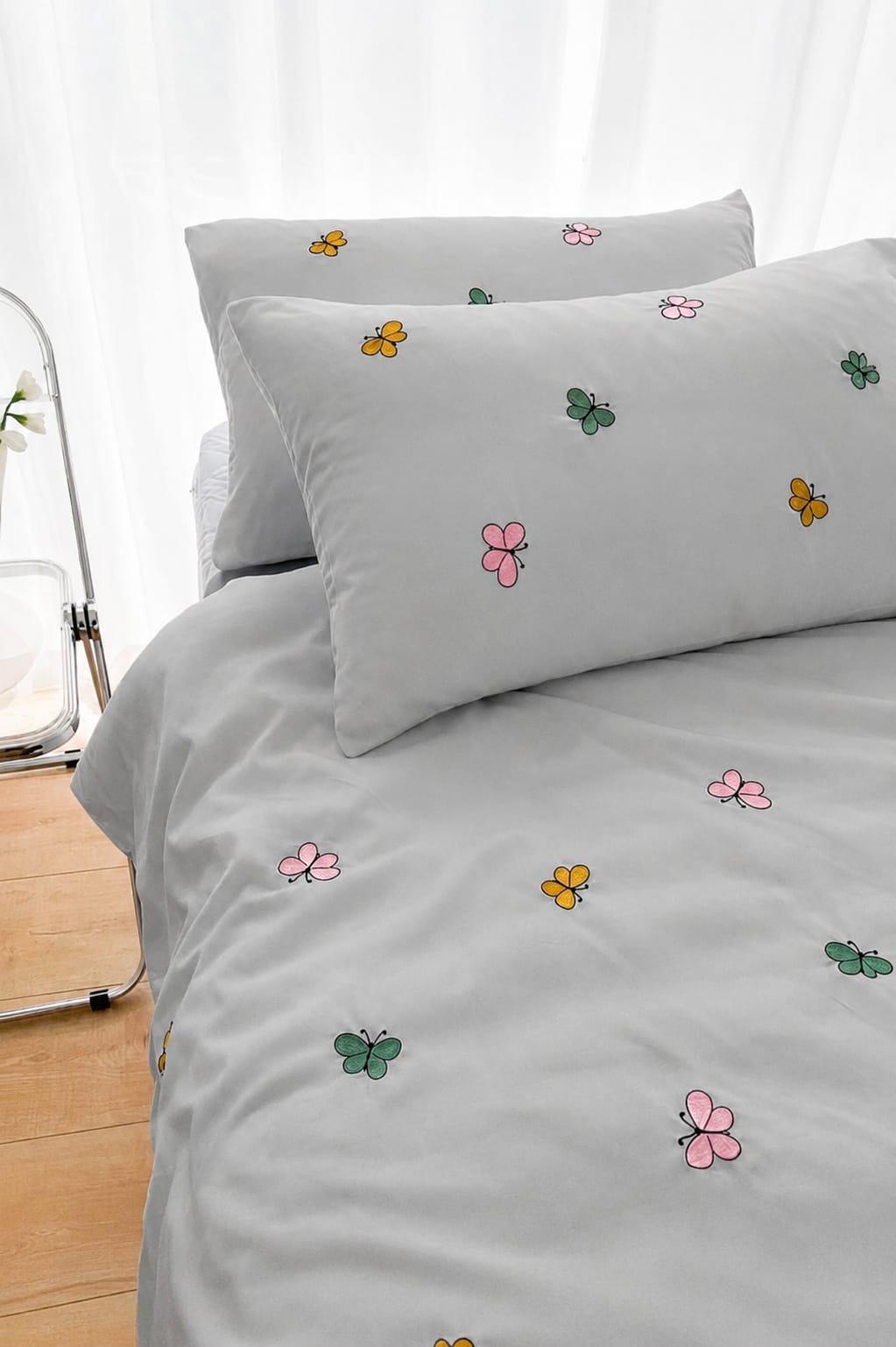 Floral Bloom Embroidered King Size Pure Cotton Bedsheet Set