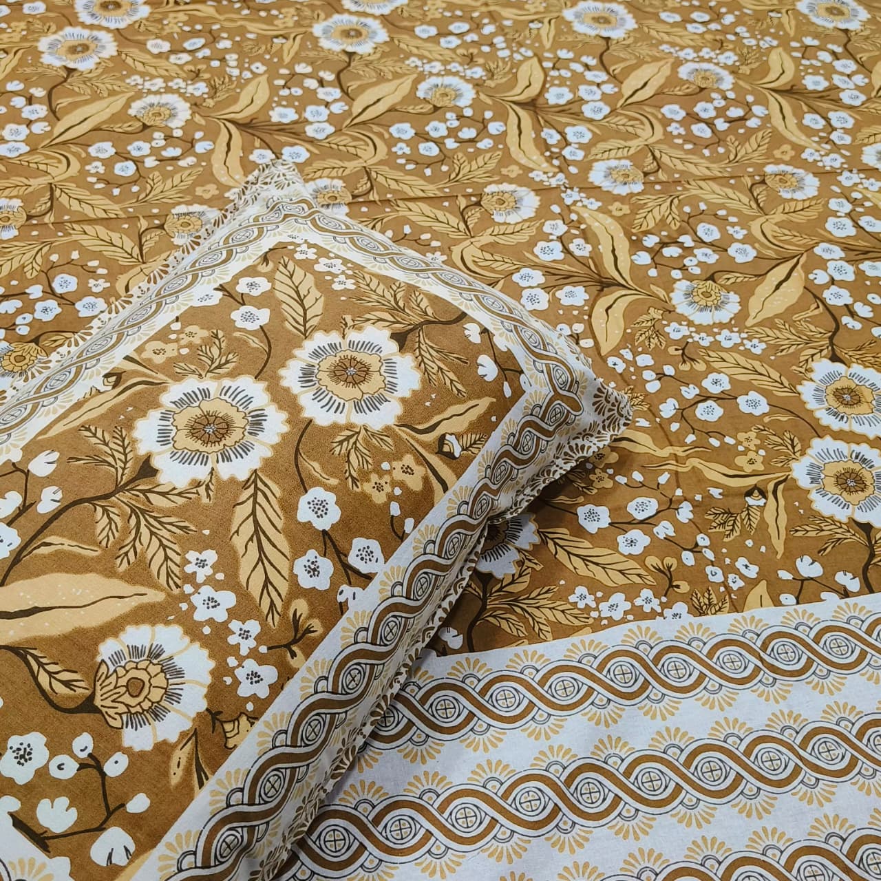 Gulbahar Single bed Pure Cotton Bedsheet with 2 pillow Covers