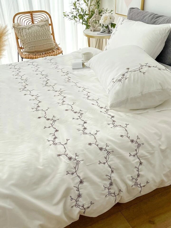 Floral Bloom Embroidered King Size Pure Cotton Bedsheet Set