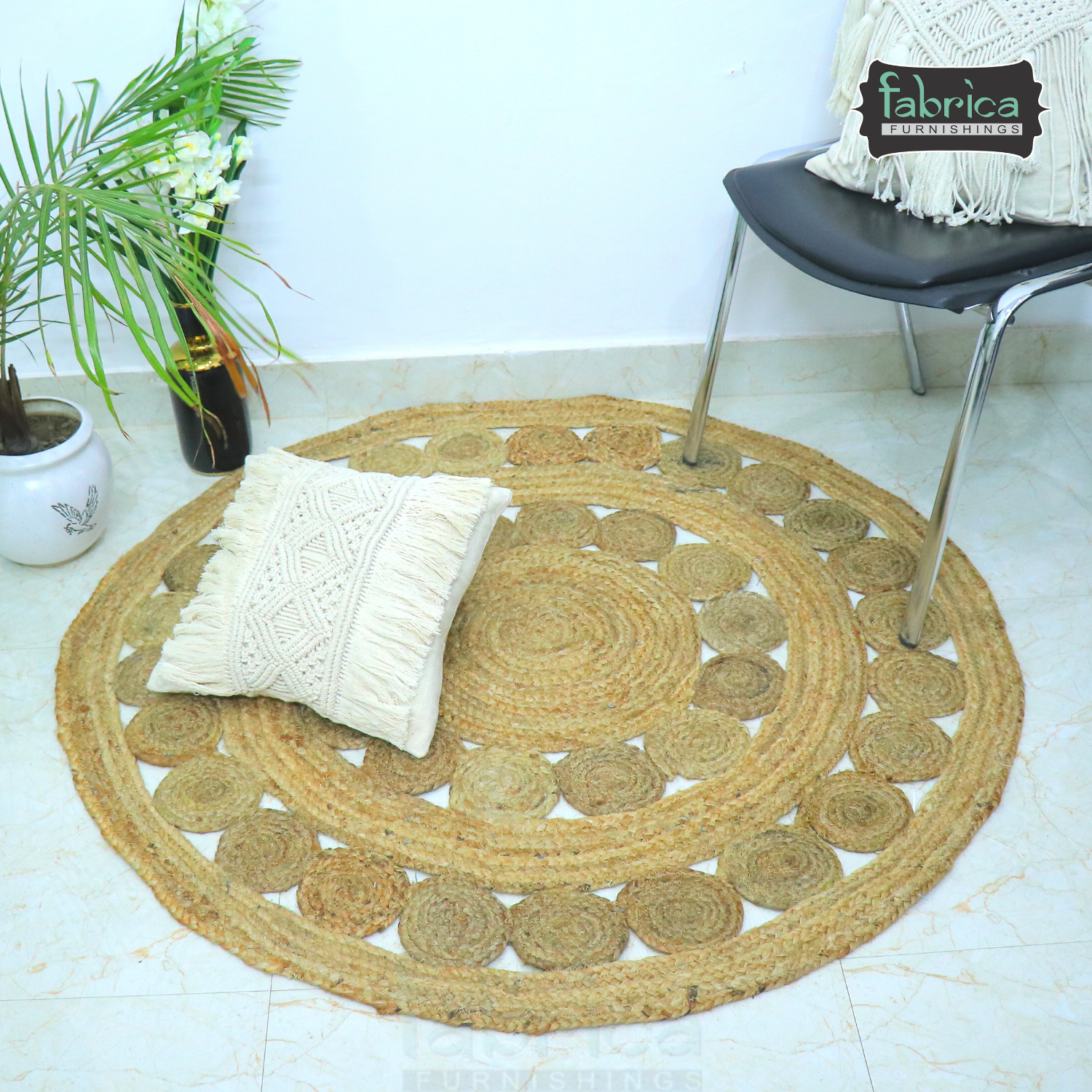 Handmade Braided Jute Rug in Round with Small Circle Pattern