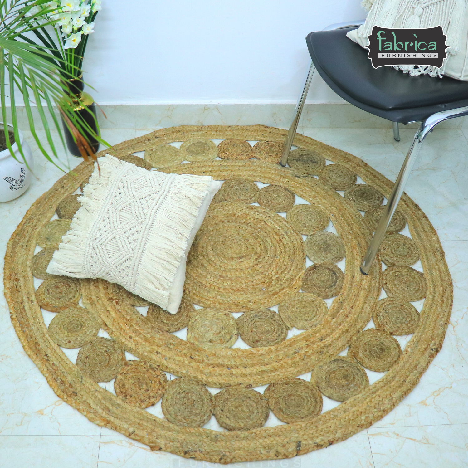 Handmade Braided Jute Rug in Round with Small Circle Pattern