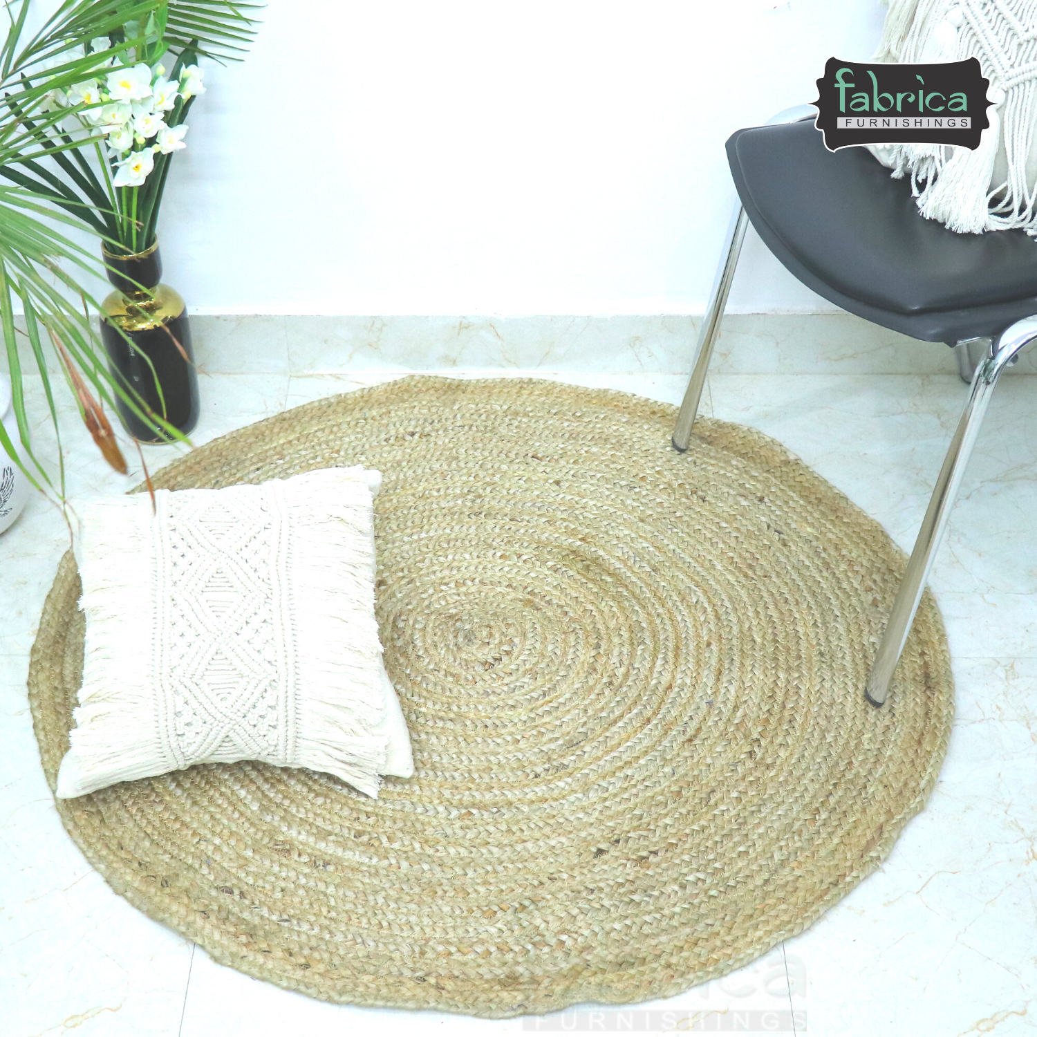 Handmade Braided Jute Rug in Round with Small Circle Pattern