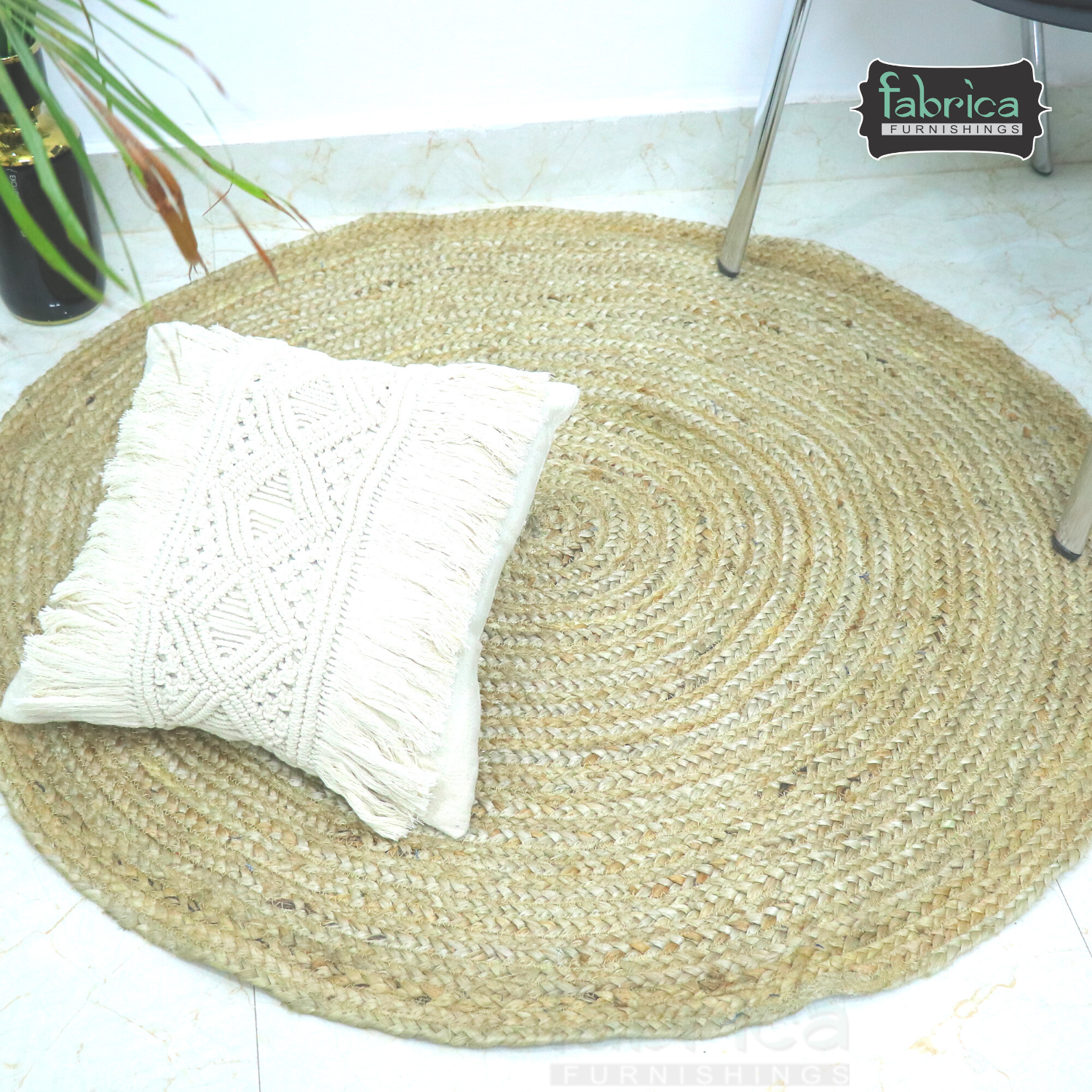 Handmade Braided Jute Rug in Round with Small Circle Pattern
